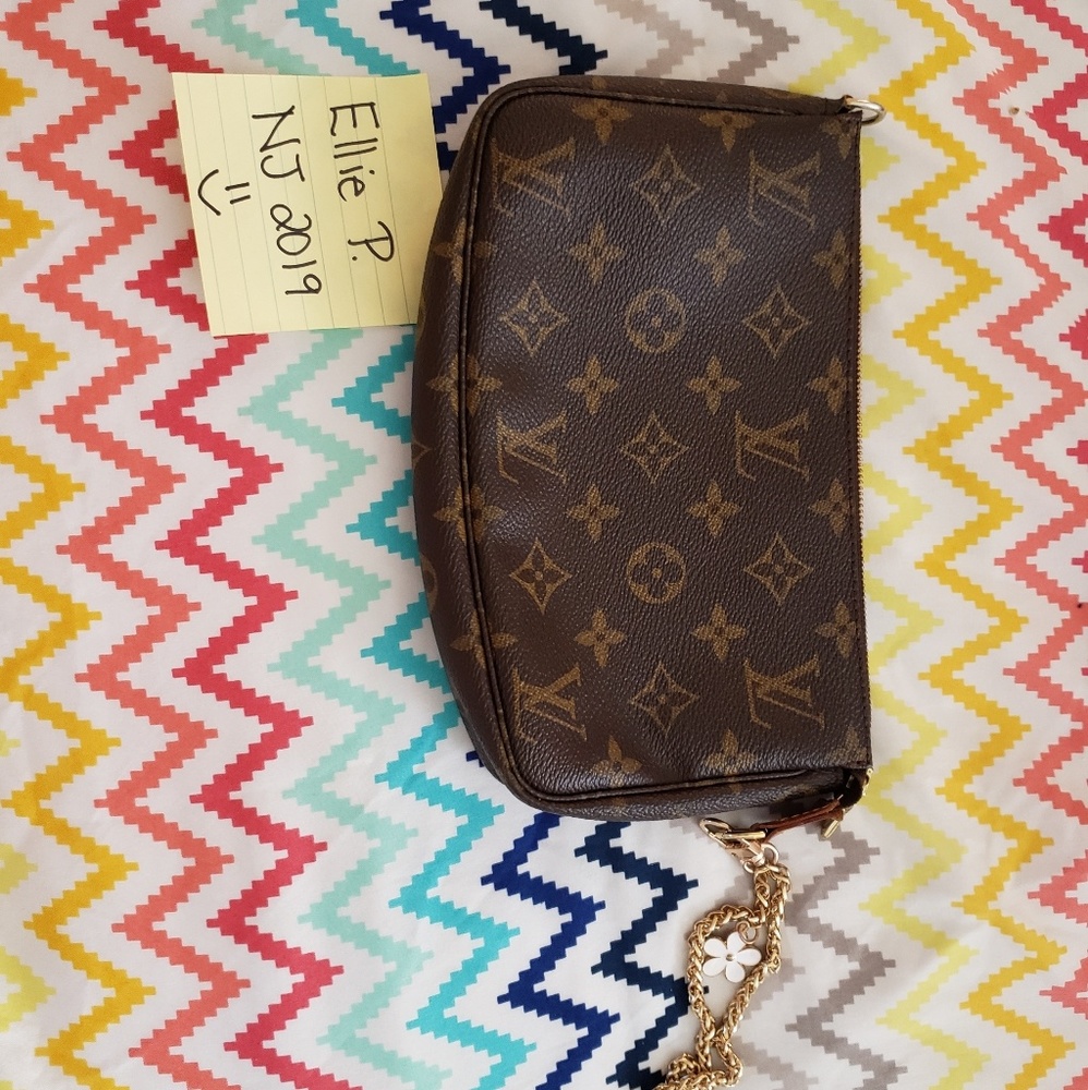 Pochette accesoires (older version)